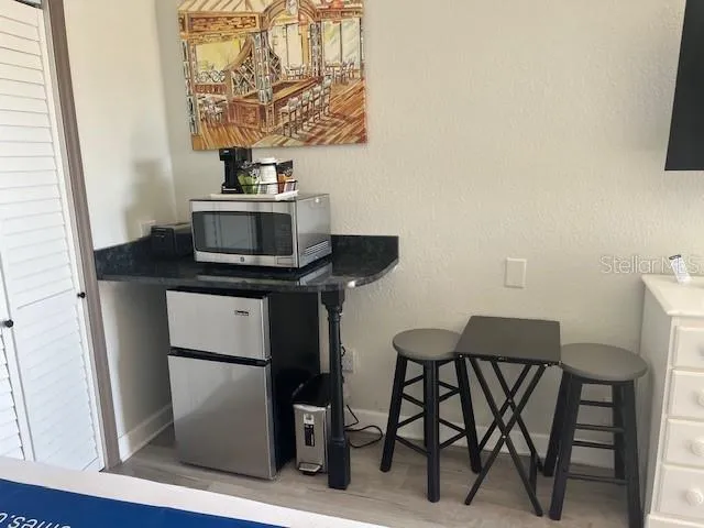 microwave & mini refrigerator