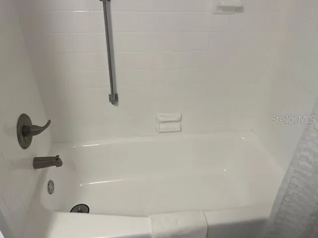 Shower /Tub