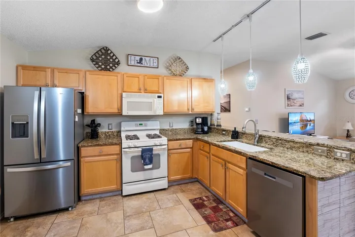 KITCHEN GRANIT COUNTERTOPS
