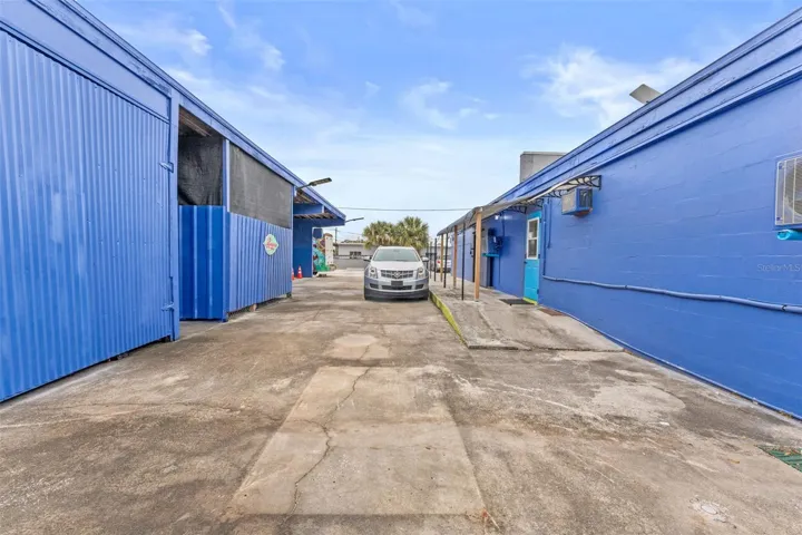 Drive through Buildings