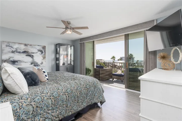 Master Bedroom, King Bed