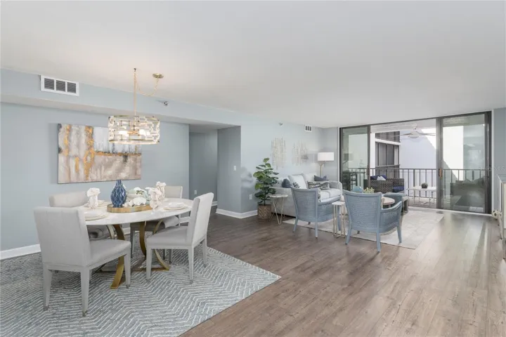 Lovely and comfortable Living/Dining Combo