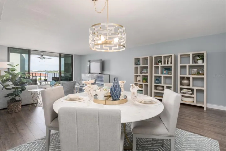 Lovely and comfortable Living/Dining Combo