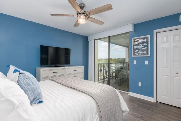 Guest Bedroom, Queen Sized Bed