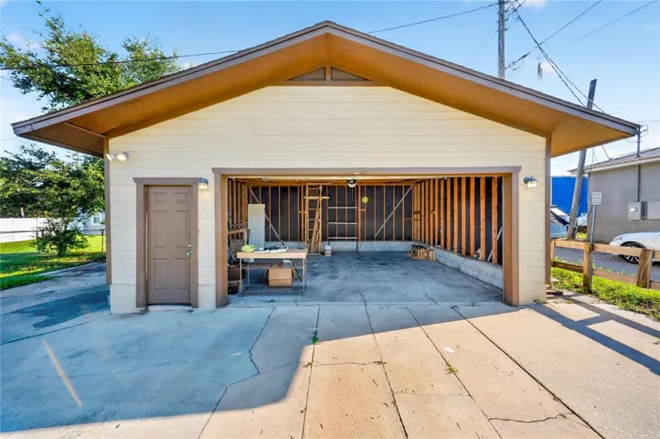 Garage