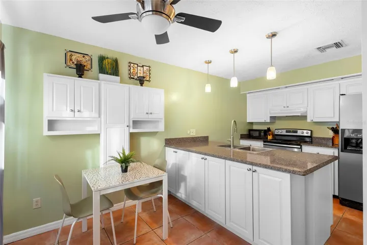 Kitchen with Eating space