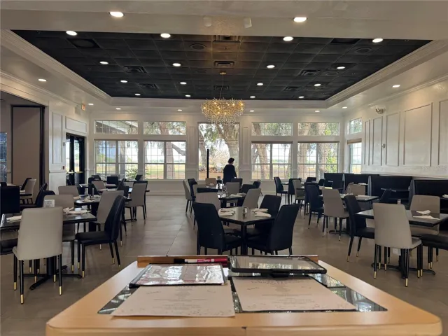 Broad Stripes Restaurant and Bar