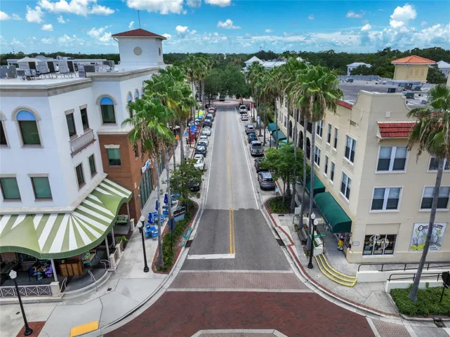 Downtown Main Street cafe’s & shops