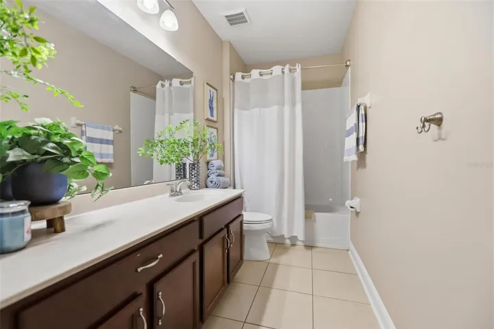 Bathroom 3- upstairs