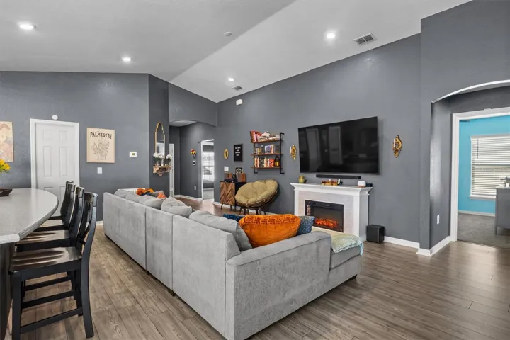 Lots of great space here.