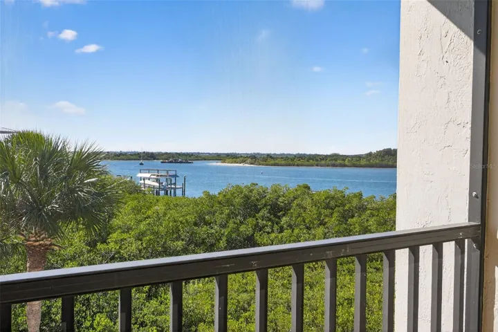 Oversized Balcony with Views of the Intracoastal Waterway