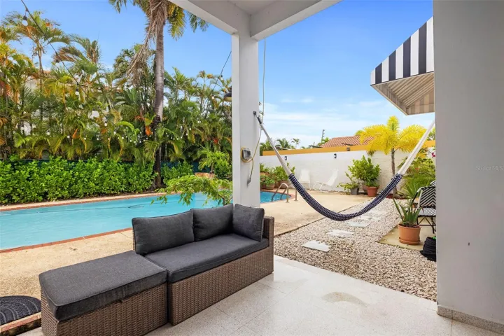 NEW High Ceilings Covered Terrace with NE tradewinds