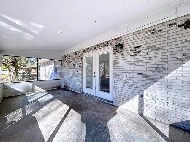 Relax and Entertain on your Large Screened Porch