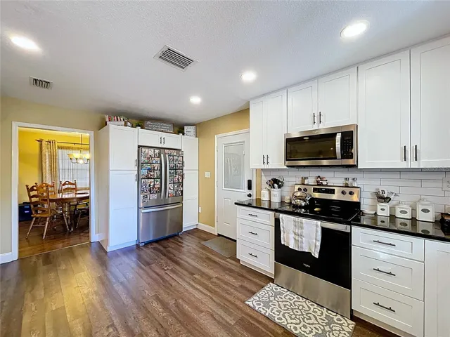 Kitchen Range & Microwave Hood