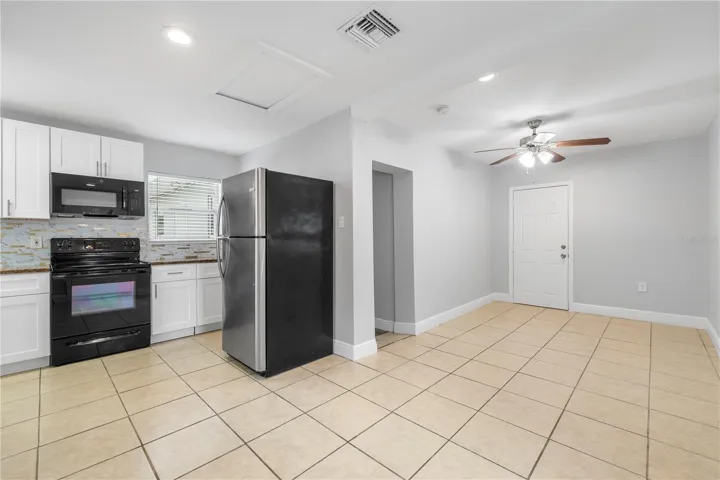 In-Law – Kitchen / Living