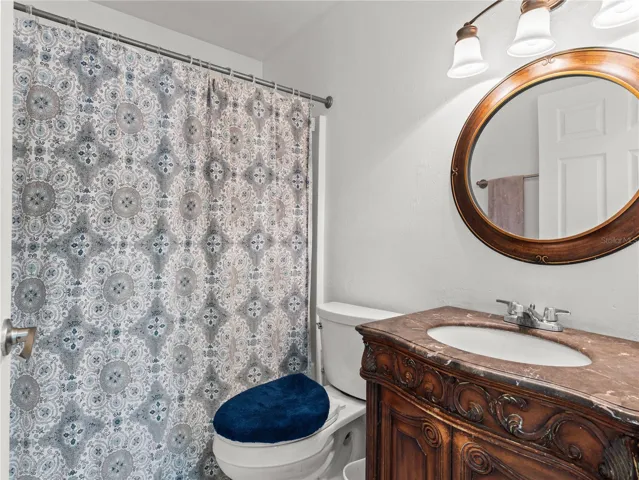 BATHROOM 2