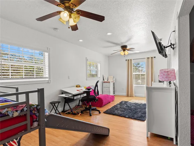 UPSTAIRS BEDROOM 2