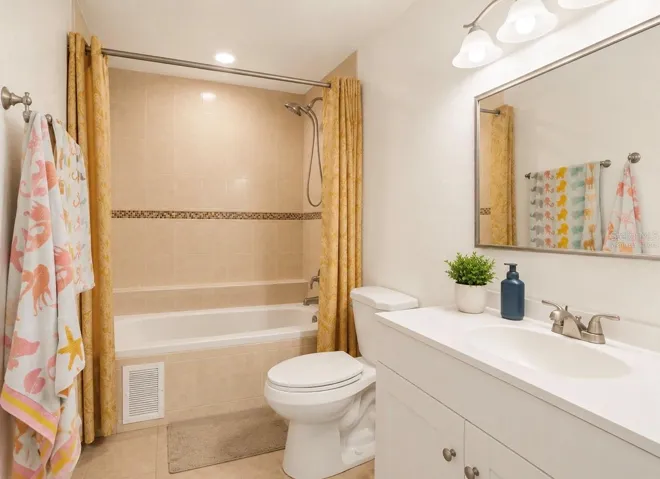 UPSTAIRS BATHROOM VIRTUALLY STAGED