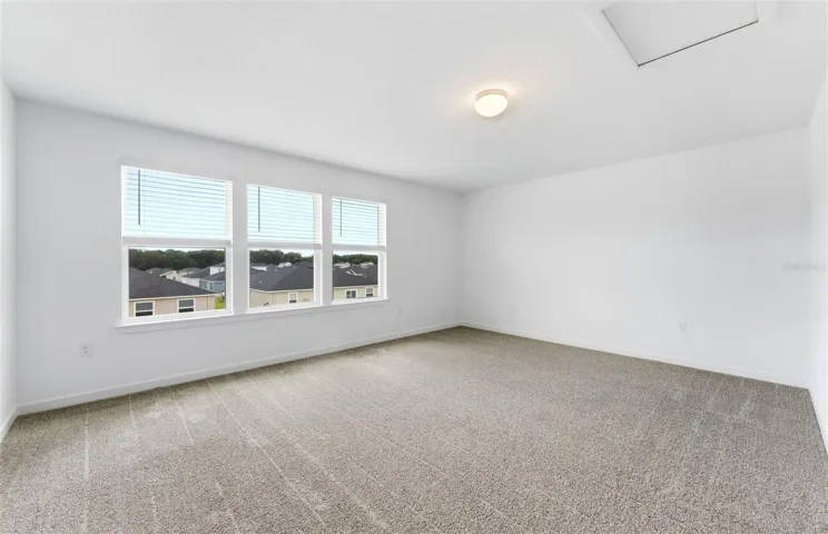 Spacious Loft Area