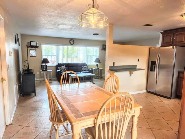 Open concept to living & kitchen