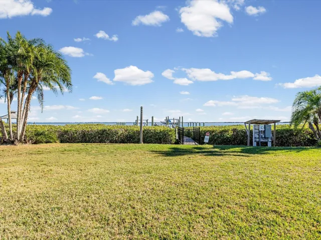 Waterfront Park Area to entertain with Kyak/Paddle board drop and storage.