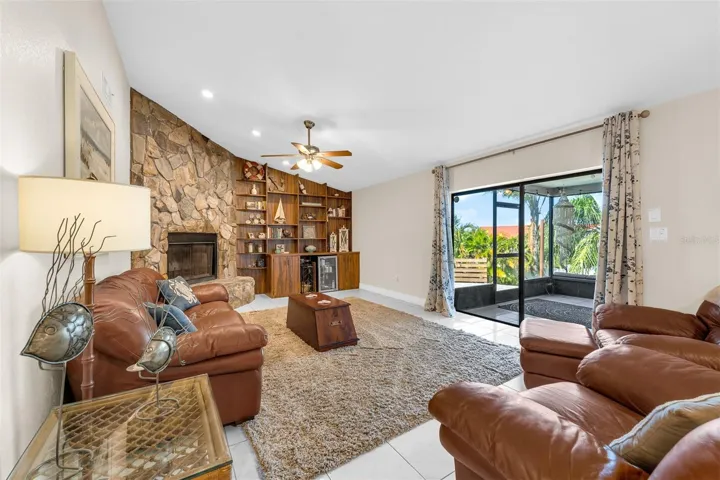 Plenty of privacy and lots of open space. Great for entertaining.