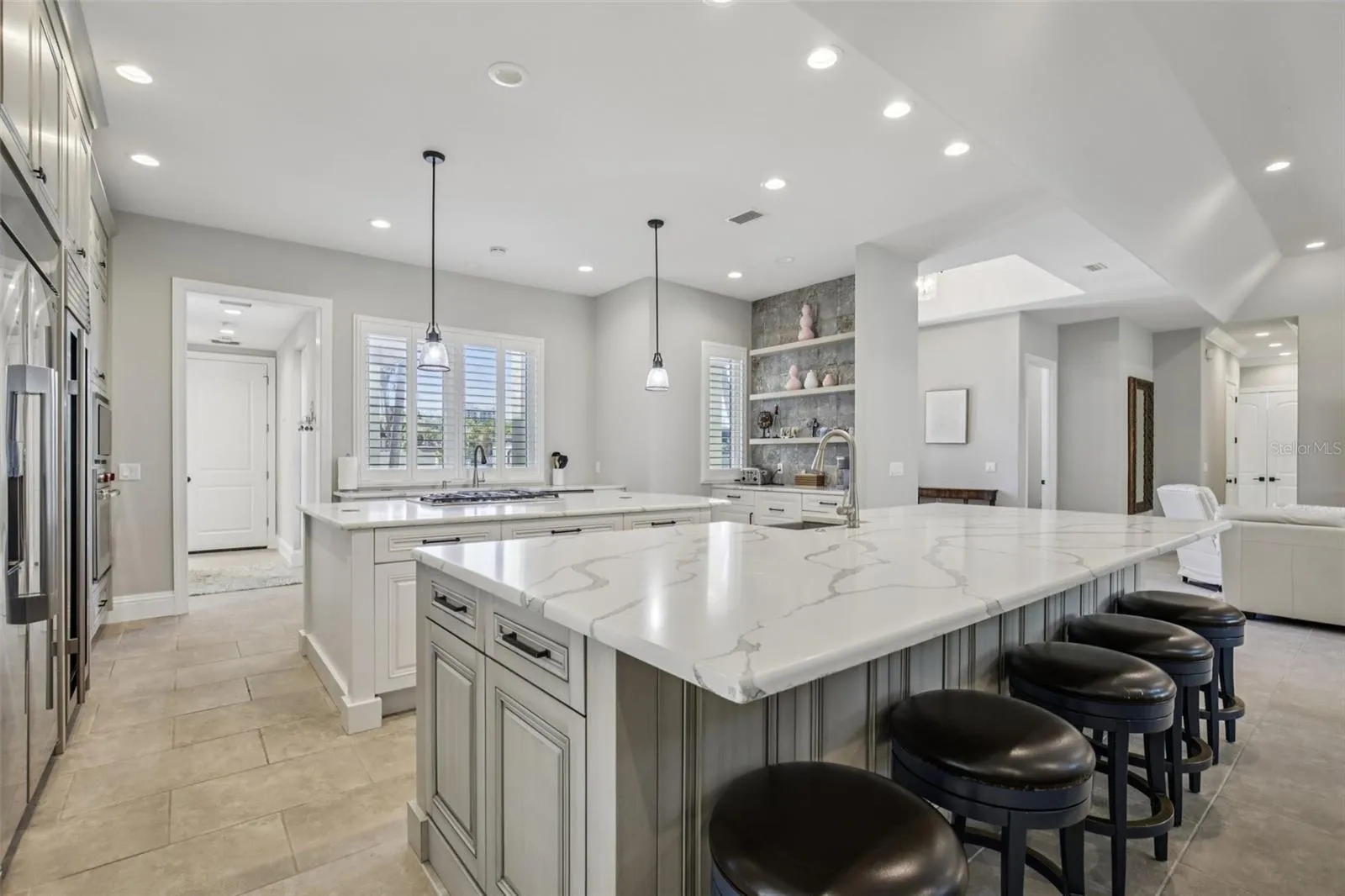Breakfast bar