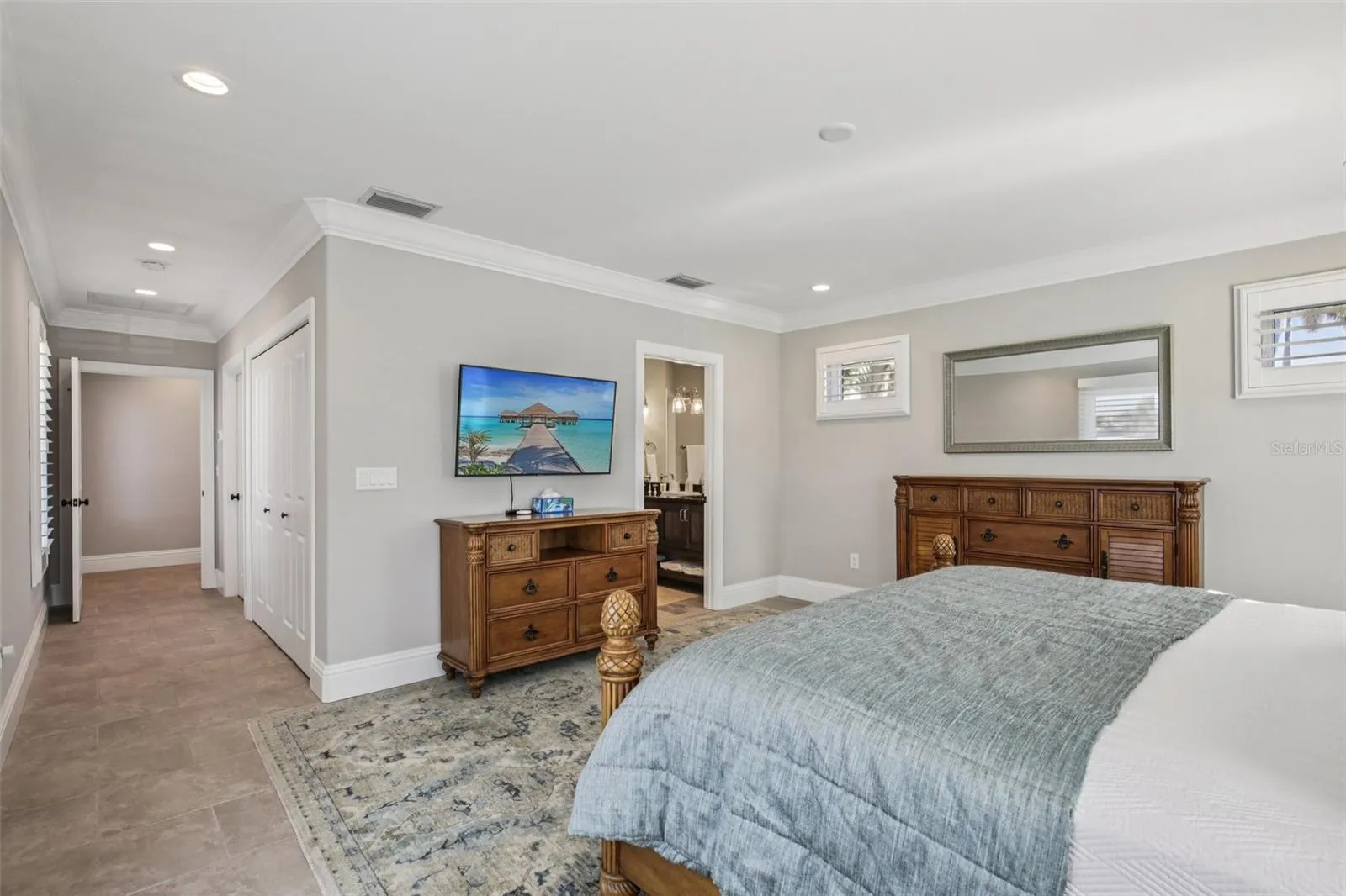 Guest bedroom upstairs