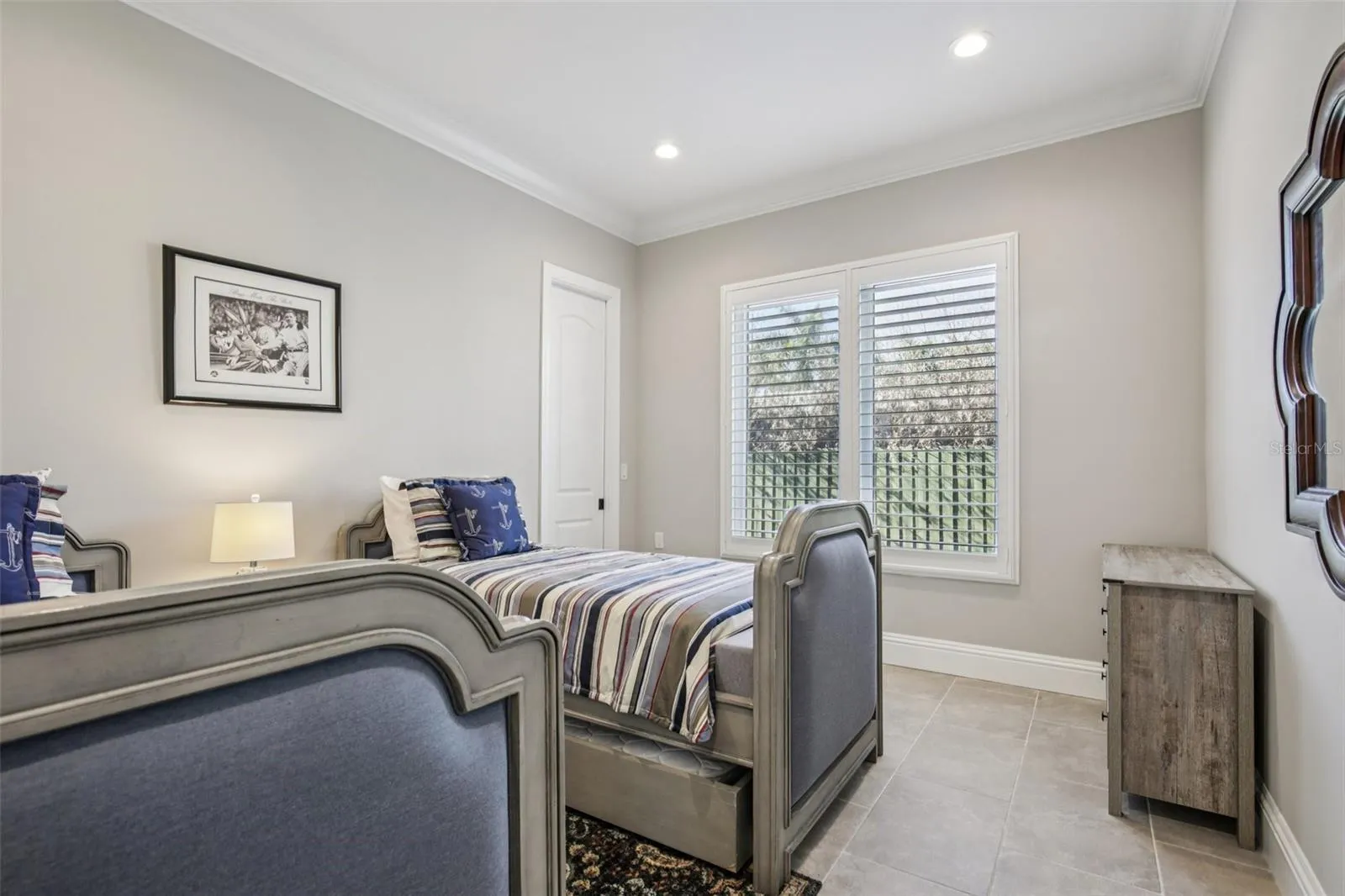 Guest bedroom