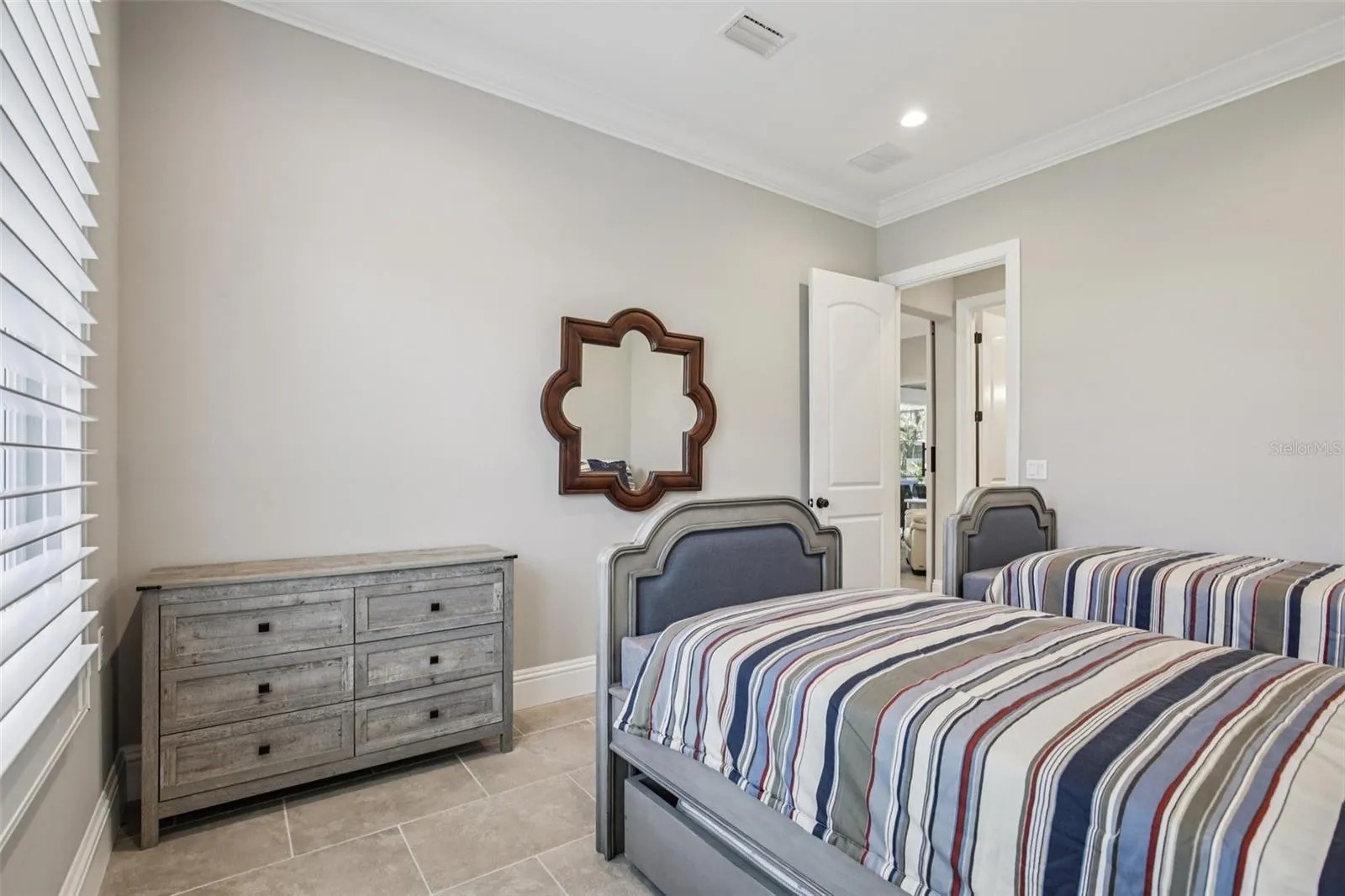 Guest bedroom