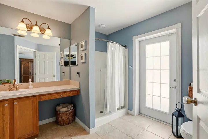 Master Bath with Pool Access