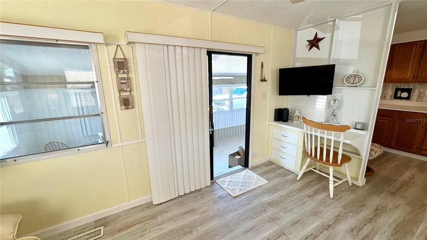 Built-in desk and slider to lanai