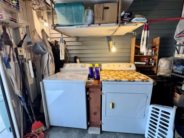 Washer/Dryer in shed