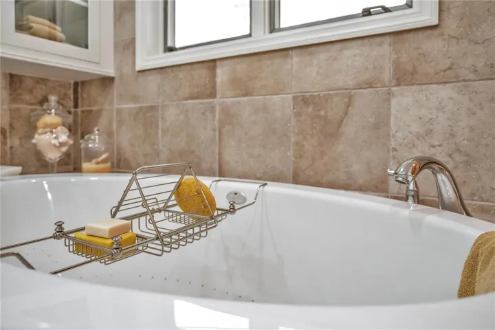 Garden Tub - Air Bubbles