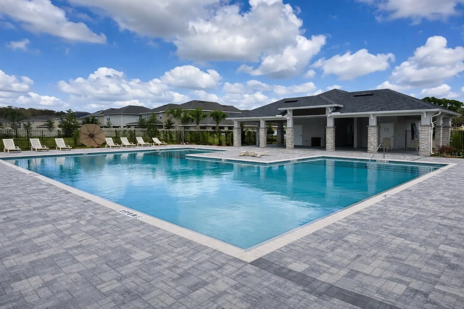 COMMUNITY POOL RIGHT VIEW