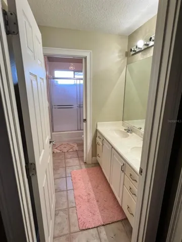 full bathroom upstairs