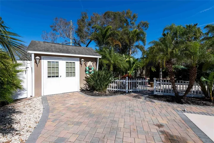 Looks like a little house, but it's a great shed.