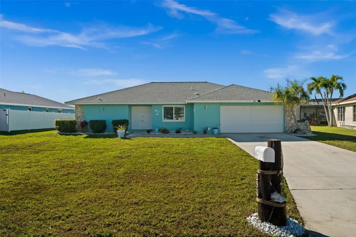 Well-kept Cape Coral waterfront home