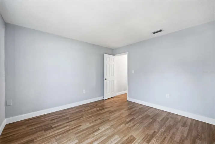 LAMINATE FLOORING IN ALL BEDROOMS