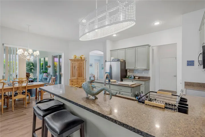 Breakfast bar in kitchen