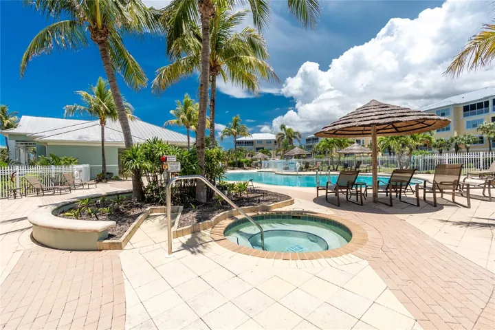 Community Pool & Spa