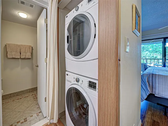Full Sized Washer/Dryer
