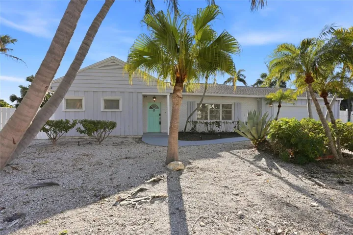 Cement block 3 bedrooms 4 baths
