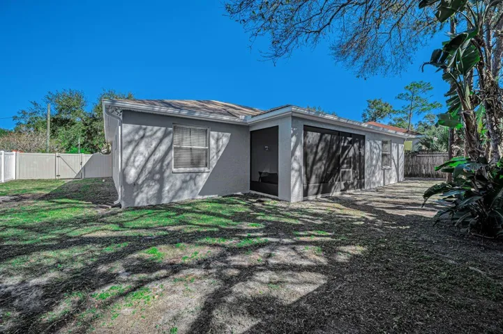 Large side yard with gate to front. Gate on the other side of the house as well.