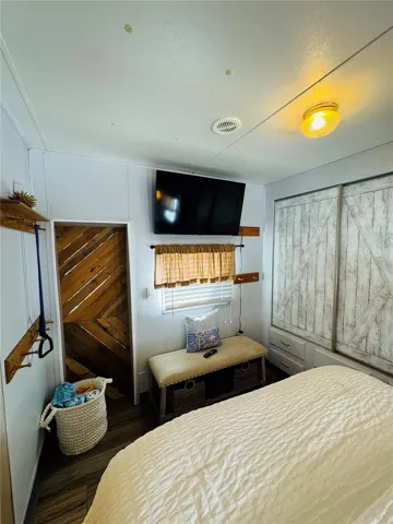 Primary bedroom - another door to Florida Room