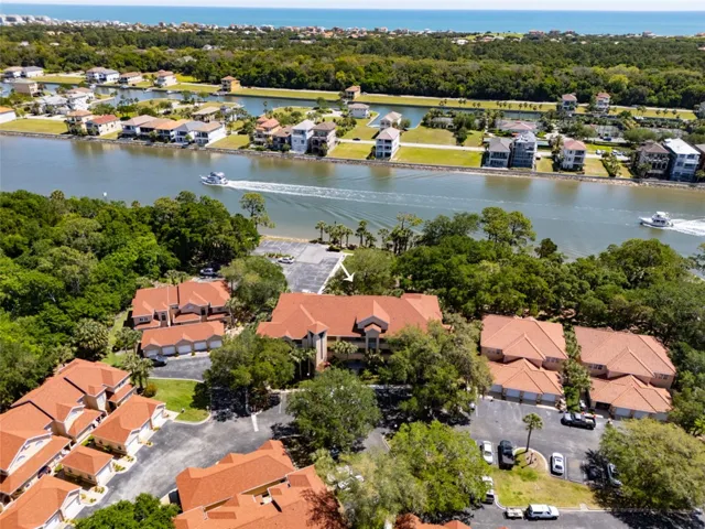 95 Rivers Edge: Watch the ICW Boat Parades From The Privacy Of Your Screened Patio