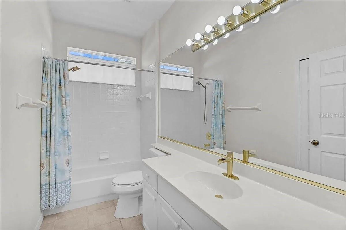 2nd Bathroom