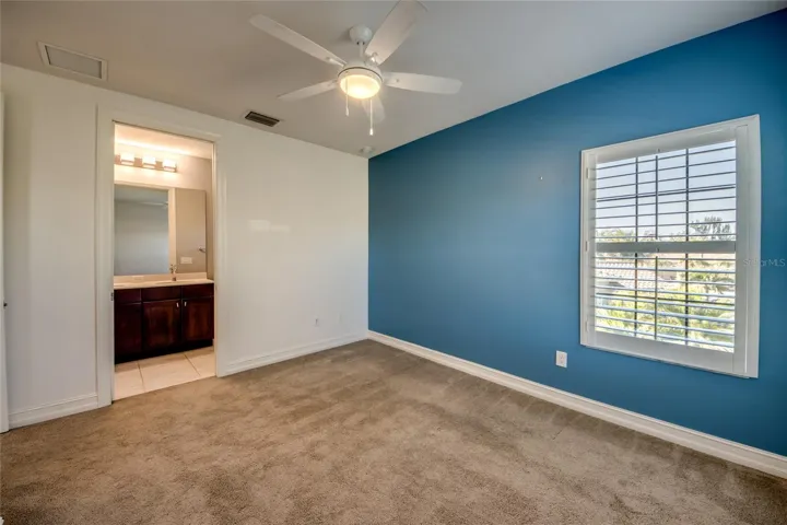 additional bedroom-en-suite