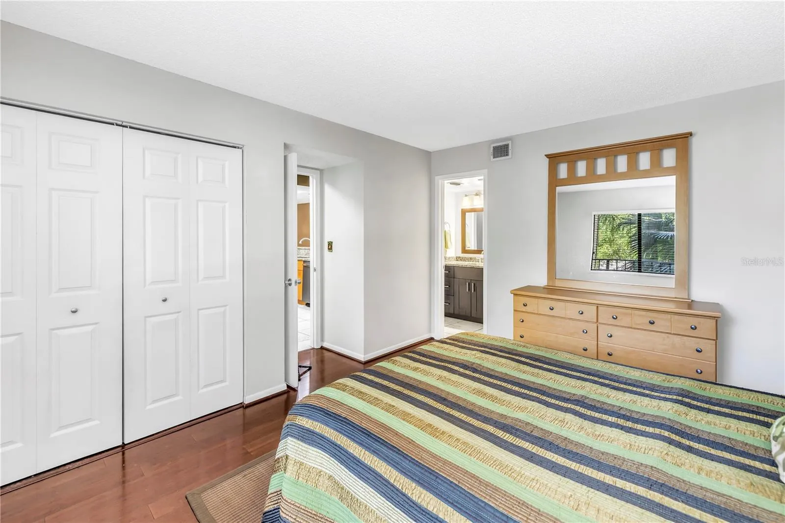 1st bedroom