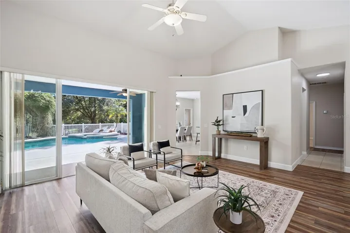 Livingroom w/ double sliding doors